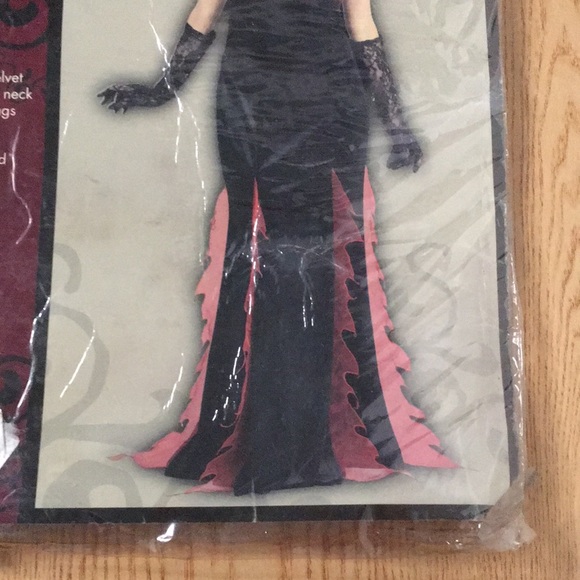 New Womens Victorian Vampire Halloween Costume size Small/Medium Fit size 6-8 - Picture 10 of 12
